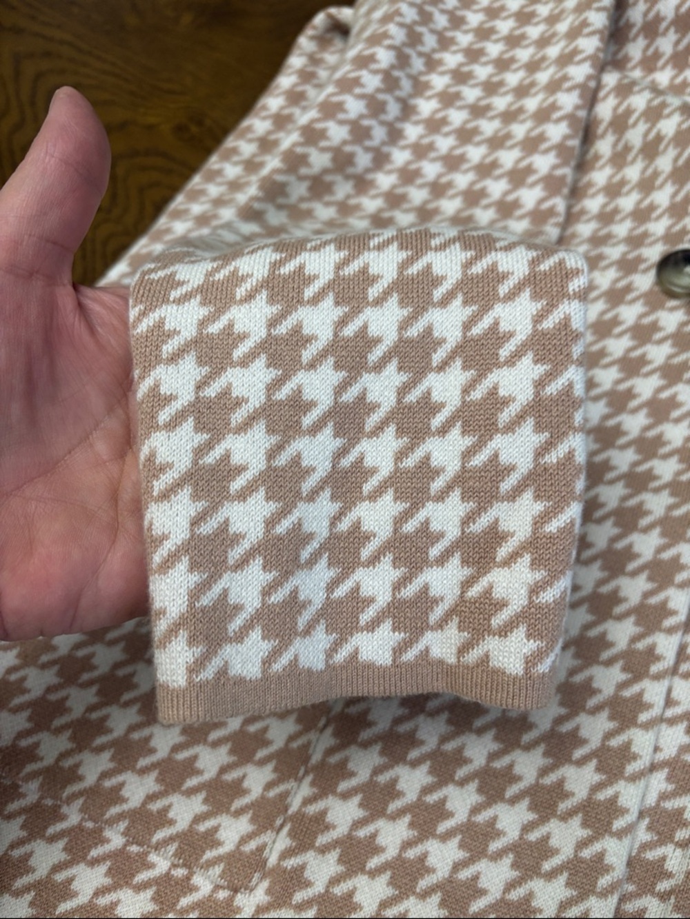 RW & CO Tan and Cream Houndstooth Coatigan - Picture 7 of 9